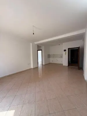 Apartament 2+1 në shitje në Plazh, Durrës, 95 m². Foto 2 nga 8