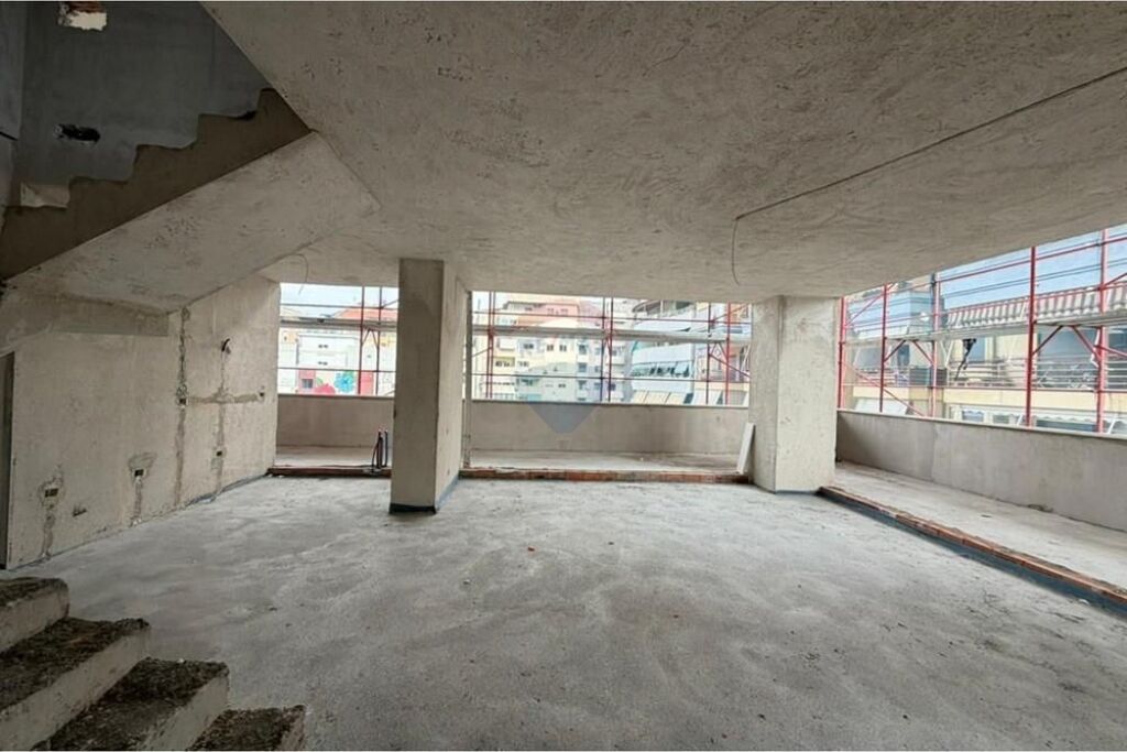 Duplex for sale in Komuna e Parisit, Tirana, 205 m². Photo 1 of 1