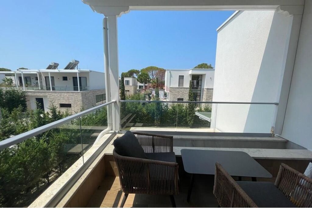 Villa for sale in Gjiri i Lalzit, Durrës, 380 m². Photo 3 of 3