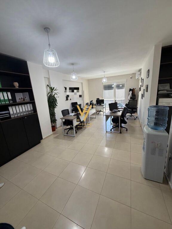 Zyrë me qera në Rruga Ndre Mjeda, Tiranë, 120 m²