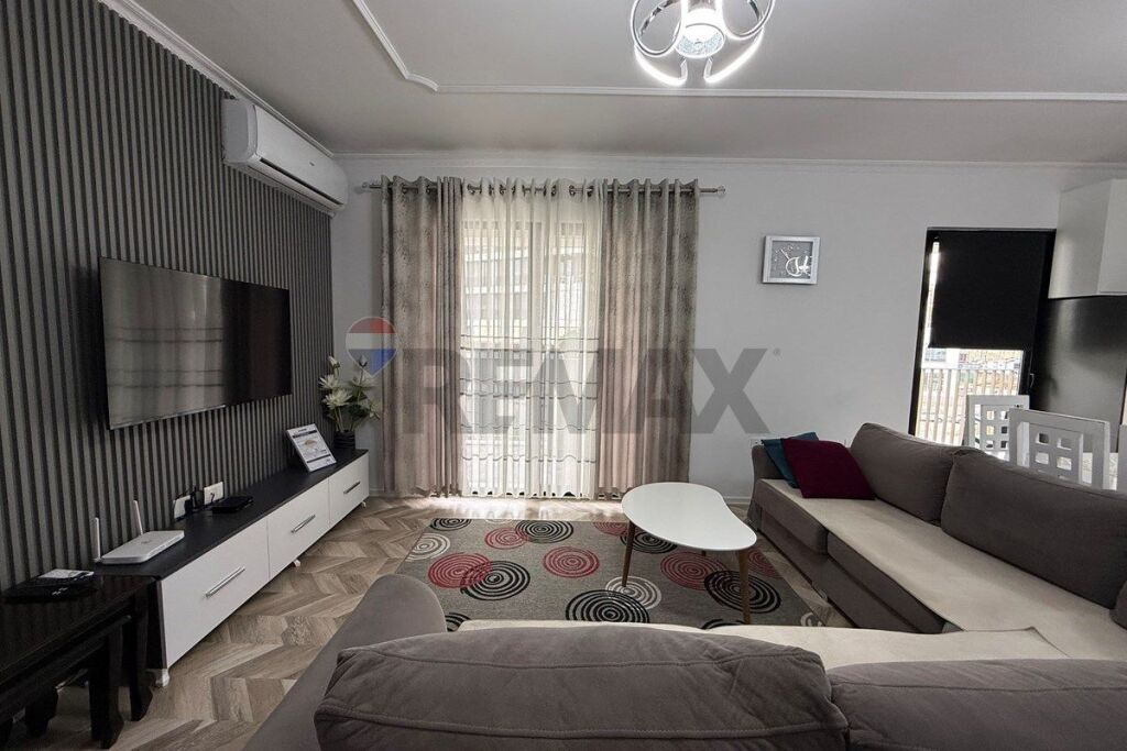 Appartamento in vendita a Rruga 5 Maji, Tirana, 133 m². Foto 1 di 3