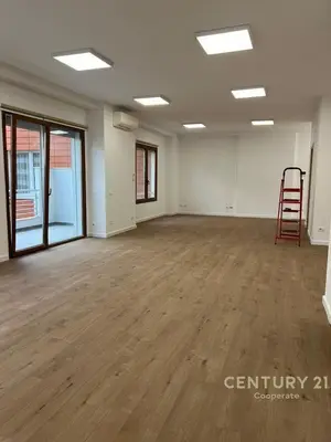 Zyrë me qera në Hilton Garden Inn, Tiranë, 430 m². Foto 2 nga 4