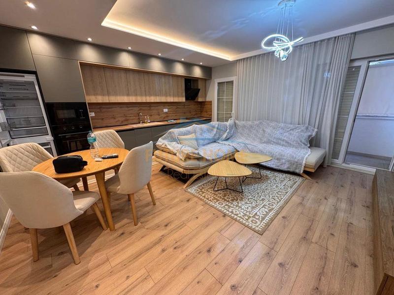 Apartament 2+1 me qera në Rruga Sulejman Pasha, Tiranë, 86 m². Foto 1 nga 10