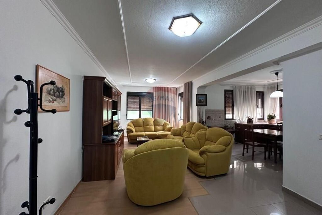 Appartamento in affitto a Blloku, Tirana, 110 m². Foto 1 di 3