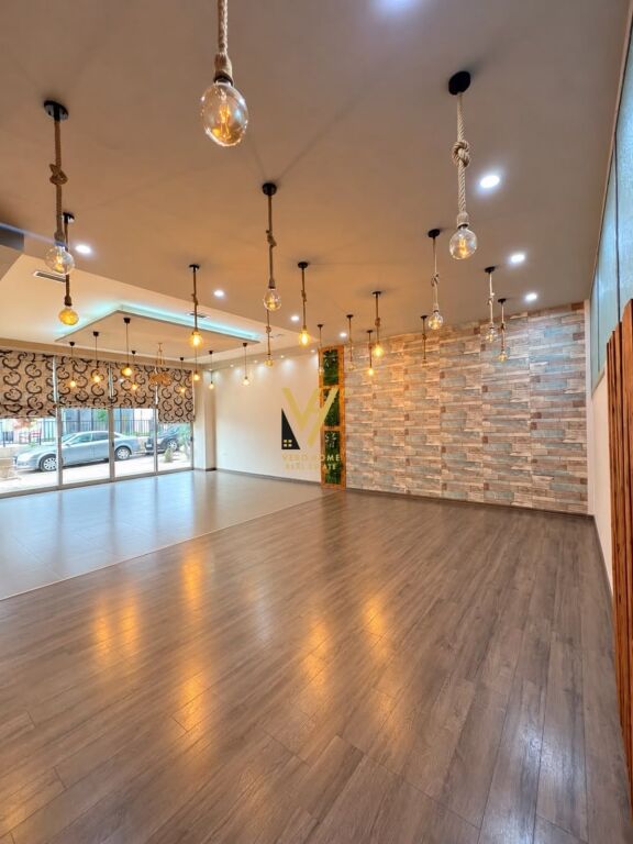 Ambient biznesi me qera në Kamëz, 85 m²