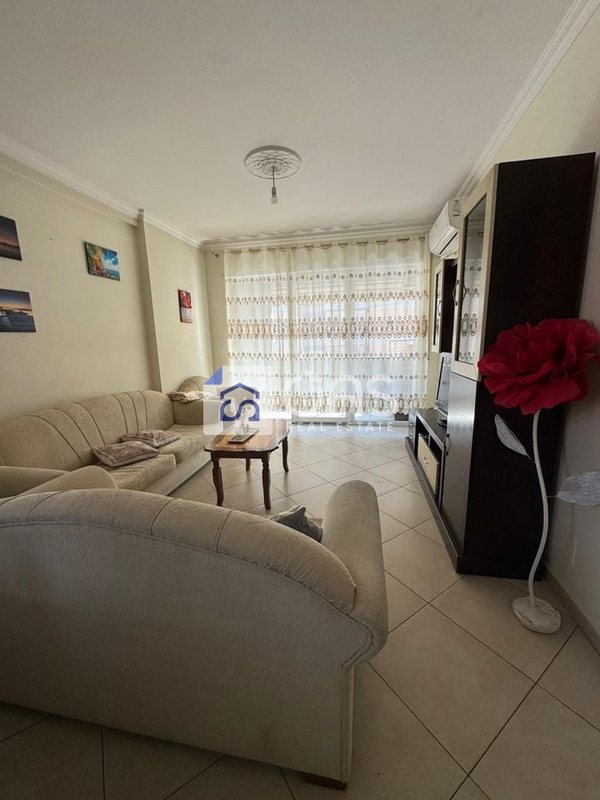 Appartamento 1+1 in affitto ad Astir, Tirana, 70 m²