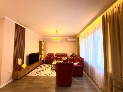 Apartament 2+1 me qera në Liqeni i Tiranës, Tiranë, 105 m². Foto 2 nga 11