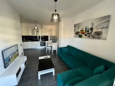 Apartament 1+1 me qera në Rruga Kalabria, Durrës, 70 m². Foto 2 nga 9
