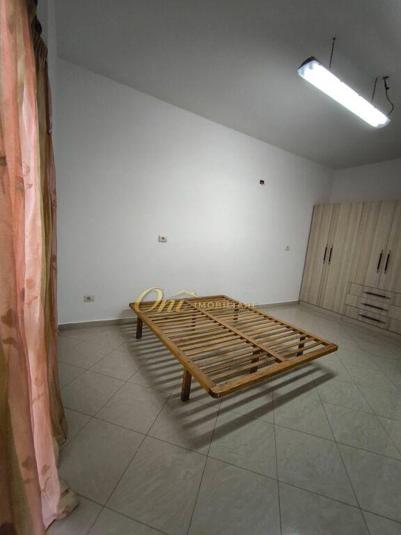 Apartament 1+1 me qera në Kodra e Priftit, Tiranë, 70 m². Foto 3 nga 4