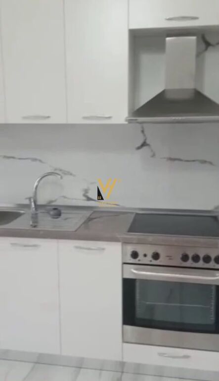 Zyrë me qera në Ali Demi, Tiranë, 60 m². Foto 2 nga 3