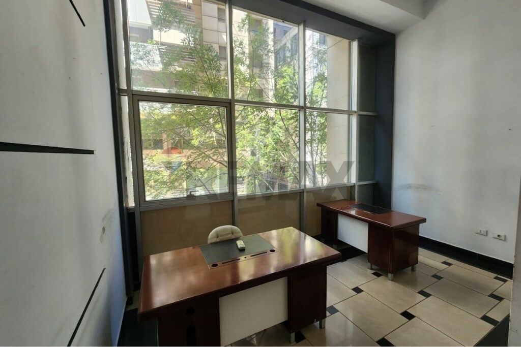 Ufficio in affitto a Rruga e Barrikadave, Tirana, 35 m². Foto 3 di 3
