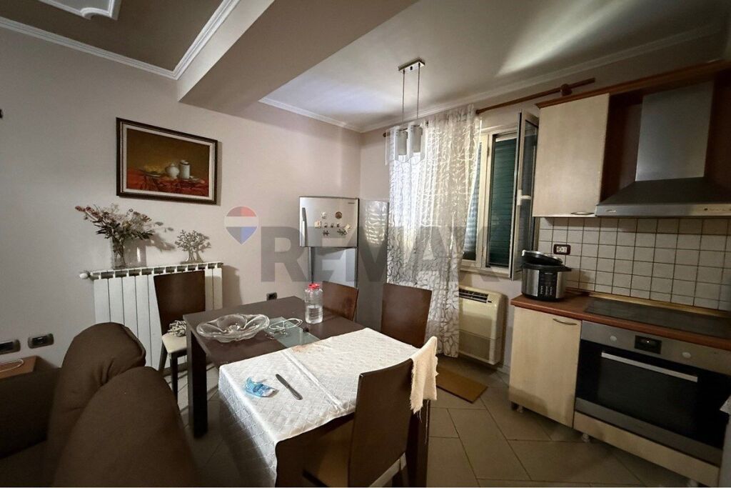 Appartamento in affitto a Blloku, Tirana, 110 m². Foto 2 di 3