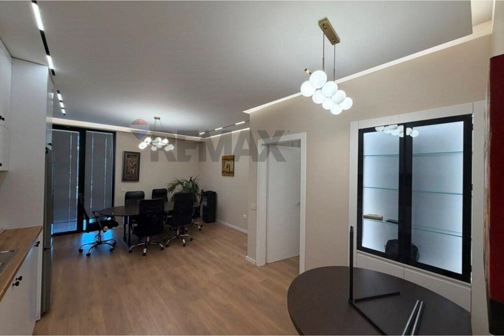 Ufficio in affitto a Rruga Mine Peza, Tirana, 104 m². Foto 2 di 3