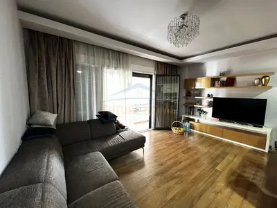 Apartament 3+1 në shitje në Rruga Dritan Hoxha, Tiranë, 141 m². Foto 2 nga 10