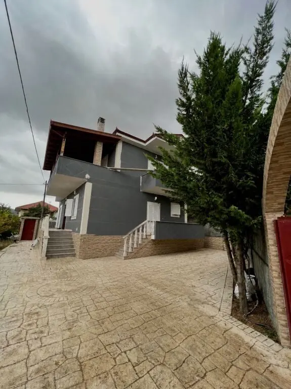 Casa indipendente in vendita a SH73, Berat, 600 m²