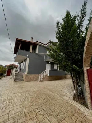 House for sale in SH73, Berat, 600 m². Photo 1 of 12