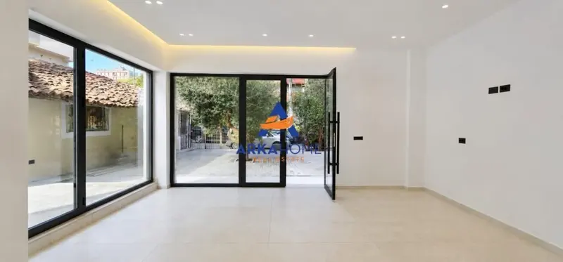 Locale in vendita a Tirana, 50 m²