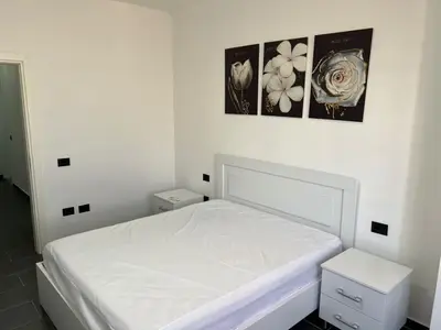 Apartament 1+1 me qera në Rruga Kalabria, Durrës, 70 m². Foto 7 nga 9