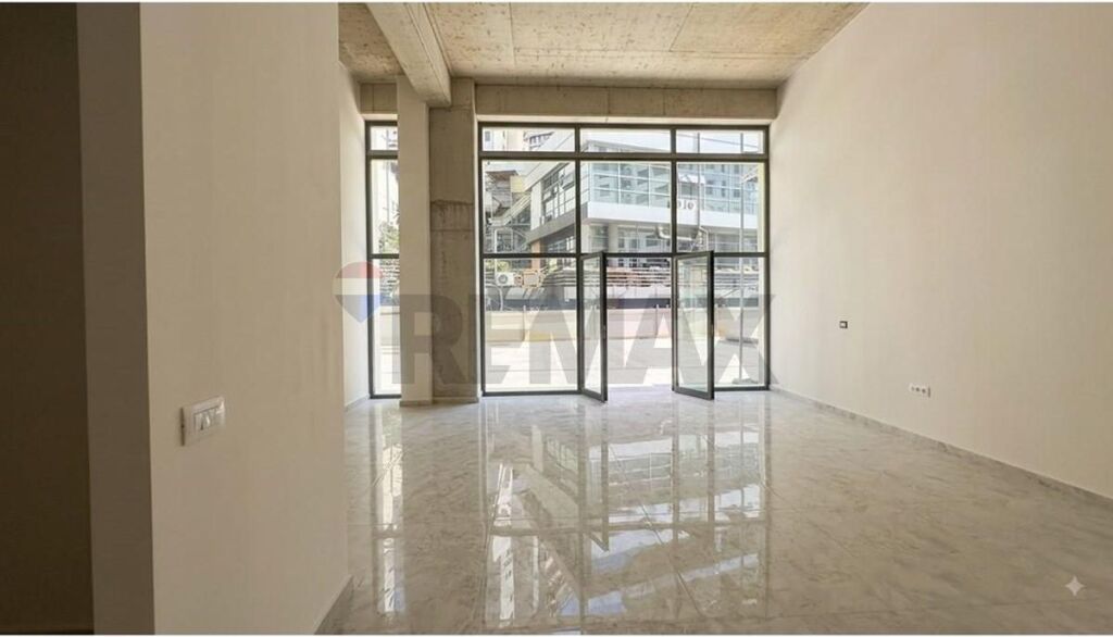 Negozio in affitto a Zogu i Zi, Tirana, 50 m². Foto 2 di 3