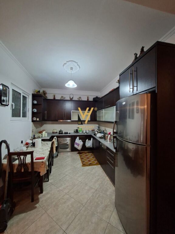 Apartament 2+1 me qera në Selitë, Tiranë, 120 m². Foto 2 nga 3