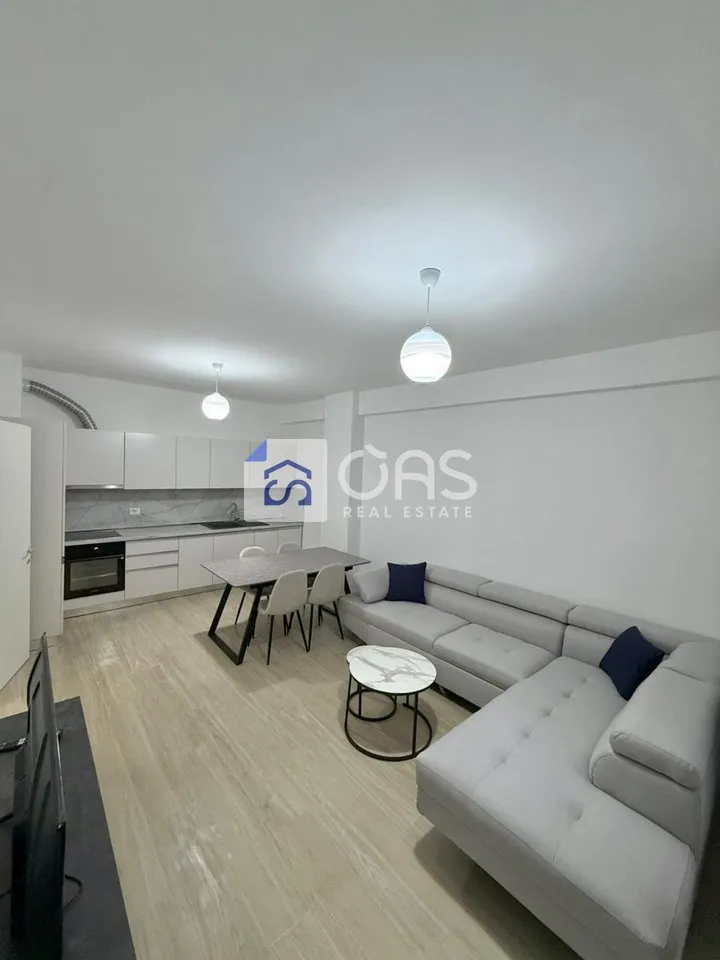 Appartamento 2+2 in affitto ad Astir, Tirana, 105 m². Foto 1 di 8