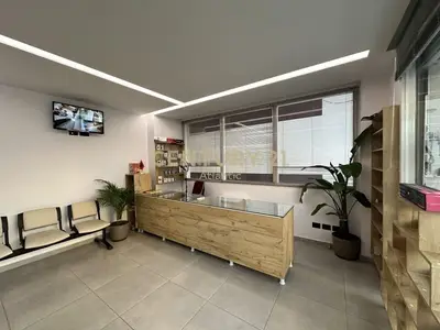 Commercial space for sale in Lagja 13, Durrës, 130 m². Photo 3 of 9