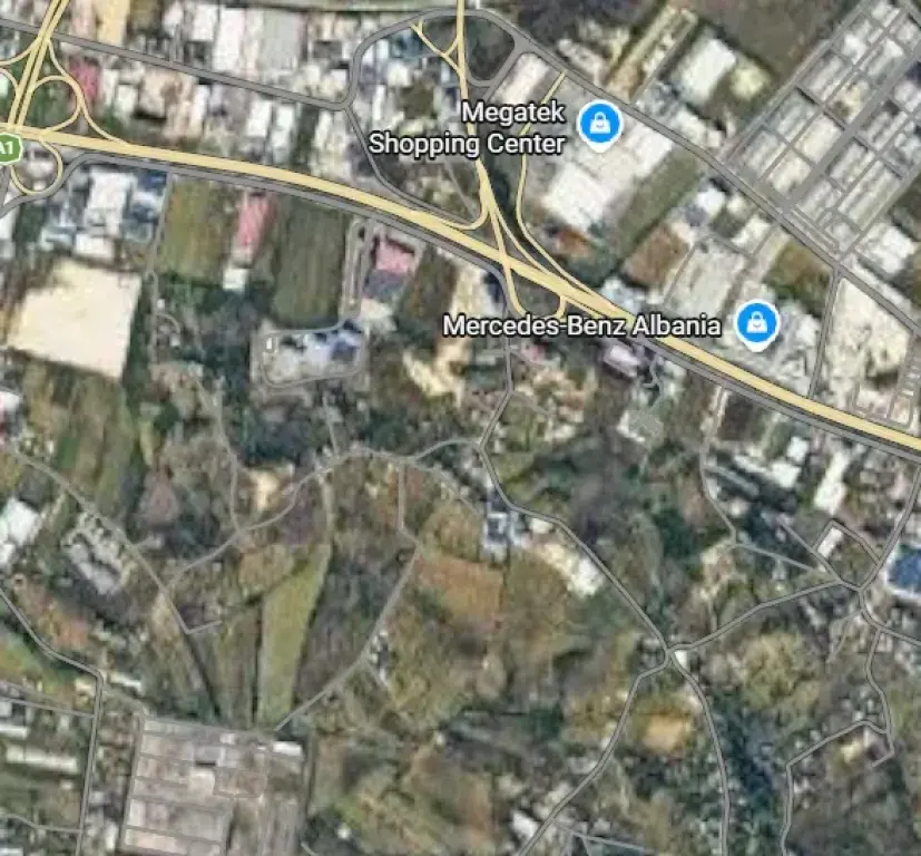 Terreno in vendita a Vorë, 1.300 m². Foto 1 di 2