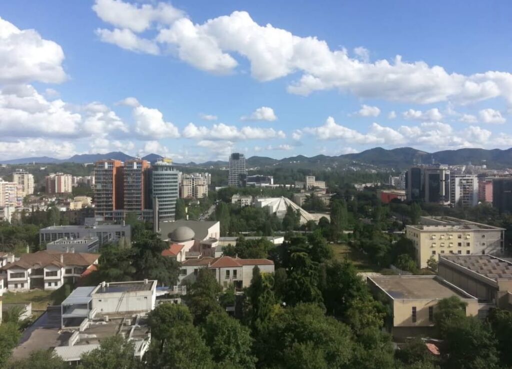 Appartamento 2+1 in affitto a Sheshi Willson, Tirana, 120 m²