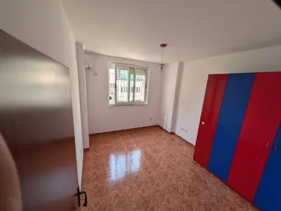 Ufficio in affitto a Rruga Him Kolli, Tirana, 97 m². Foto 2 di 5