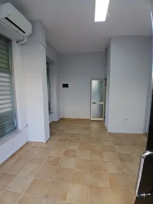 Ambient biznesi me qera në Rruga Fortuzi, Tiranë, 24 m². Foto 4 nga 4