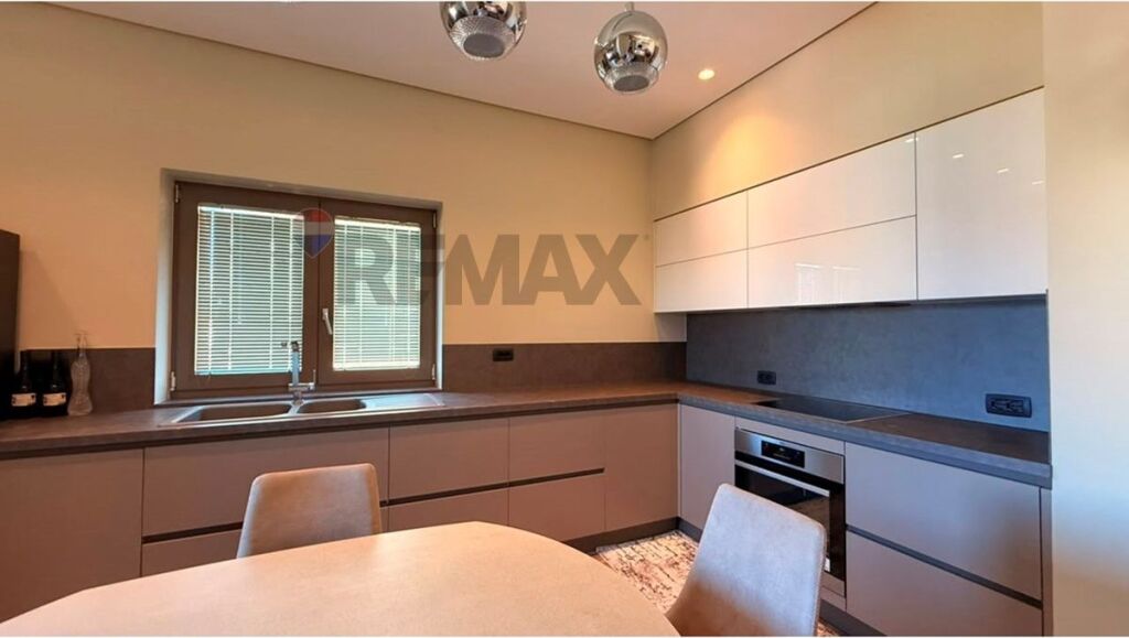 Apartament me qera në Bulevardi Zhan D’Ark, Tiranë, 155 m². Foto 3 nga 3