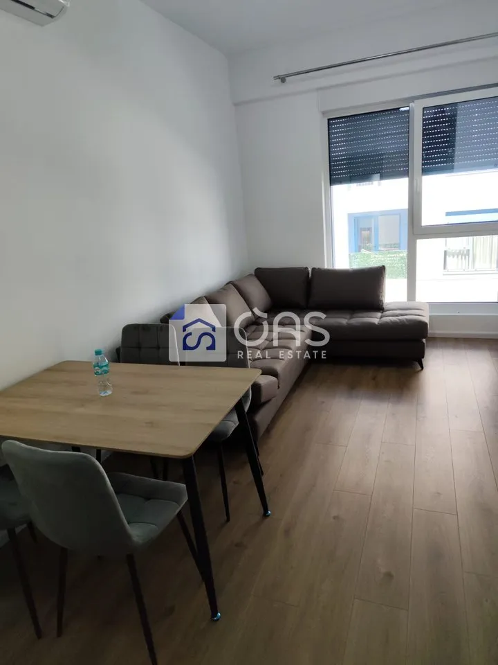 Apartament 1+1 me qera në Fresku, Tiranë, 60 m². Foto 1 nga 8