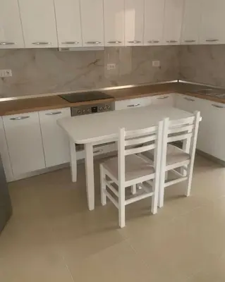 Appartamento 1+1 in affitto a Shkolla e Bashkuar, Tirana, 83 m². Foto 3 di 3