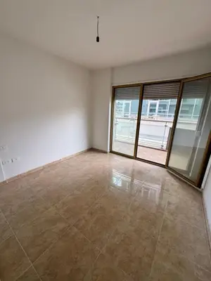 Commercial space for rent in Bulevardi Deshmoret e Kombit, Tirana, 28 m². Photo 12 of 12
