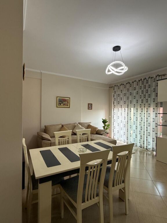 Appartamento 1+1 in affitto a Rruga e Bogdanëve, Tirana, 65 m². Foto 3 di 3