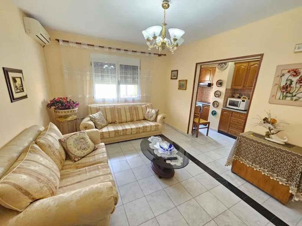 Apartament 2+1 në shitje në Rruga Hysen Kertusha, Durrës, 82 m². Foto 1 nga 12