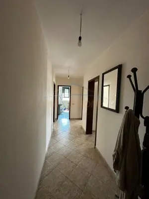 Apartament 2+1 me qera në Rruga Mujo Ulqinaku, Durrës, 92 m². Foto 3 nga 7