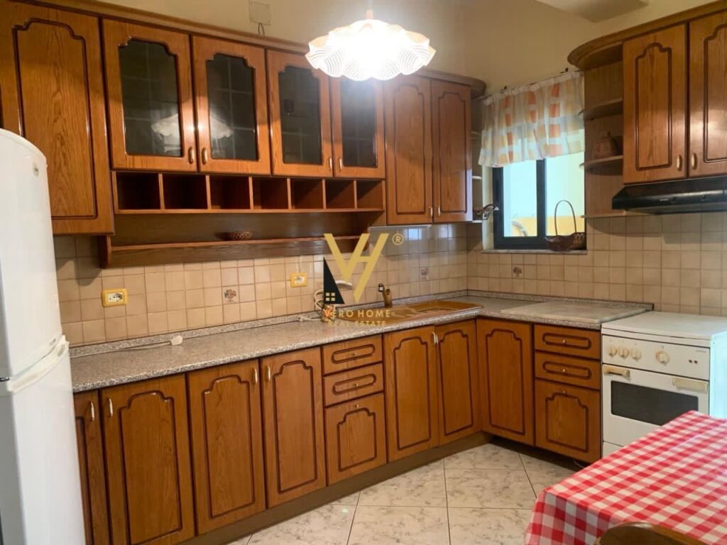 Apartament 2+1 me qera në Kodra e Priftit, Tiranë, 150 m². Foto 2 nga 3