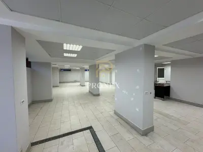 Ambient biznesi me qera në Rruga Hysen Kertusha, Durrës, 196 m². Foto 1 nga 10