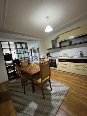 Apartament 1+1 me qera në Sheshi Skënderbej, Tiranë, 80 m². Foto 7 nga 9