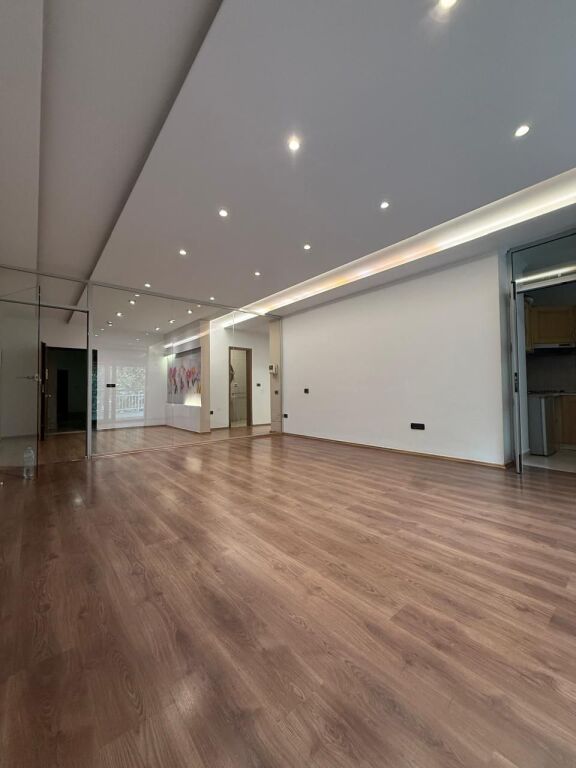 Office for rent in Myslym Shyri, Tirana, 118 m². Photo 2 of 3