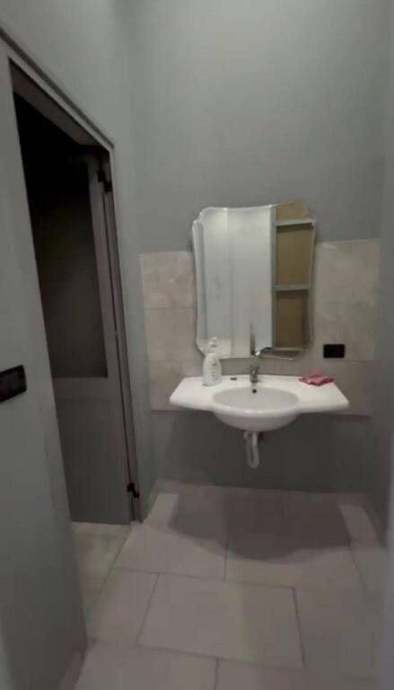 Dyqan me qera në Rruga e Dibrës, Tiranë, 120 m². Foto 4 nga 5