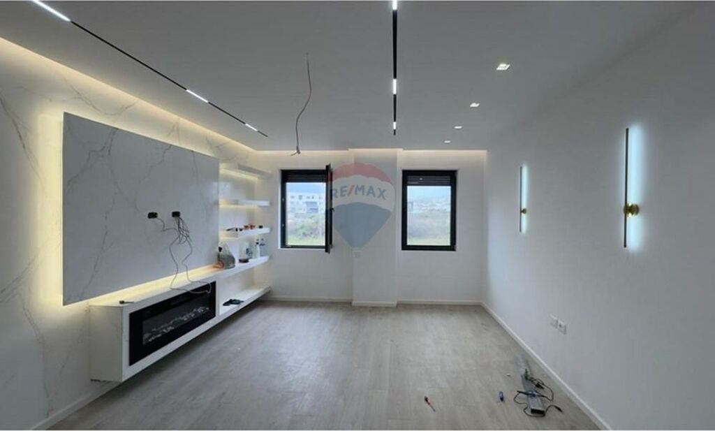 Ufficio in affitto a Liqeni i Thatë, Tirana, 100 m². Foto 3 di 3