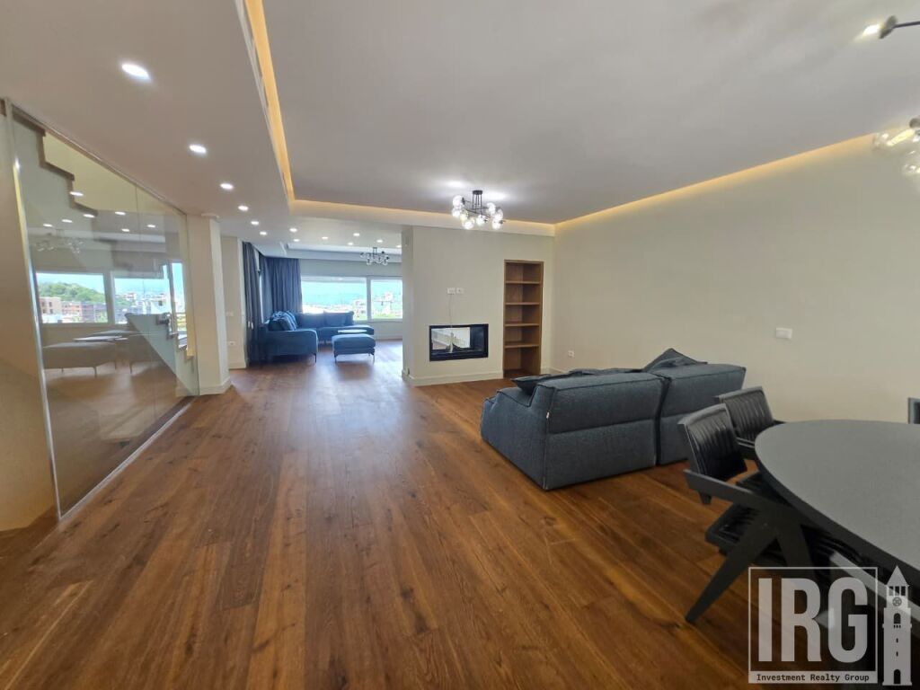 Villa for rent in Kodra e Diellit, Tirana, 400 m². Photo 2 of 3