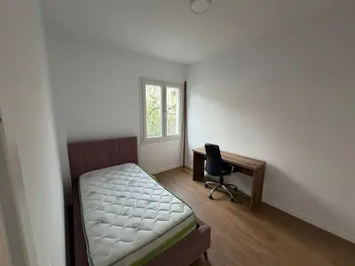 Apartament 2+1 me qera në Uzina autotraktorve, Tiranë, 87 m². Foto 6 nga 8