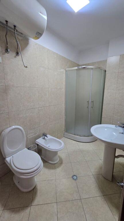 Apartament 2+1 me qera në Rruga Stavri Themeli, Tiranë, 100 m². Foto 4 nga 6