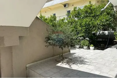 House for sale in Rruga Haxhi Xhyherri, Vlorë, 200 m². Photo 5 of 8