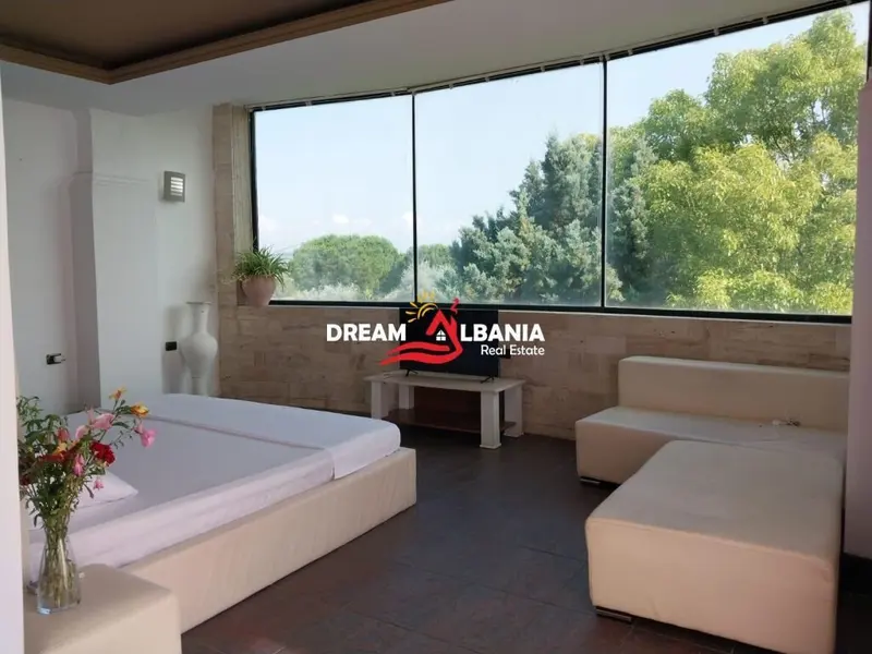 Commercial space for sale in Divjakë, Divjakë, 1,200 m²