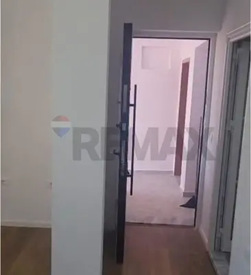 Apartament 1+1 në shitje në Rruga Qemal Stafa, Tiranë, 40 m². Foto 1 nga 3