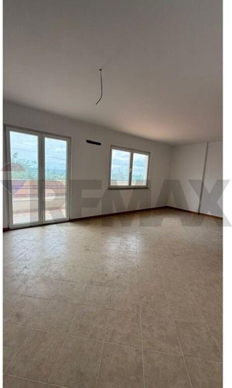 Appartamento in vendita a Linzë, Tirana, 111 m². Foto 2 di 3